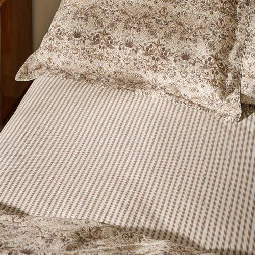 Floral Beige Bedding - Strawberry Thief 100% Cotton Fitted Sheet Natural Morris & Co